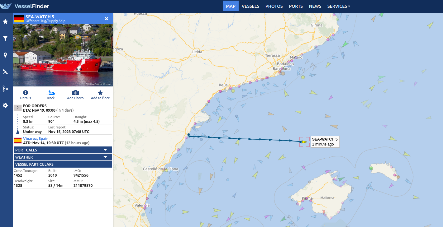 Screenshot der Seite "Vesselfinder.com", zeigt das profil der Sea-Watch 5, welches Spanien verlassen hat und ungefähr auf höhe Mallorca ist